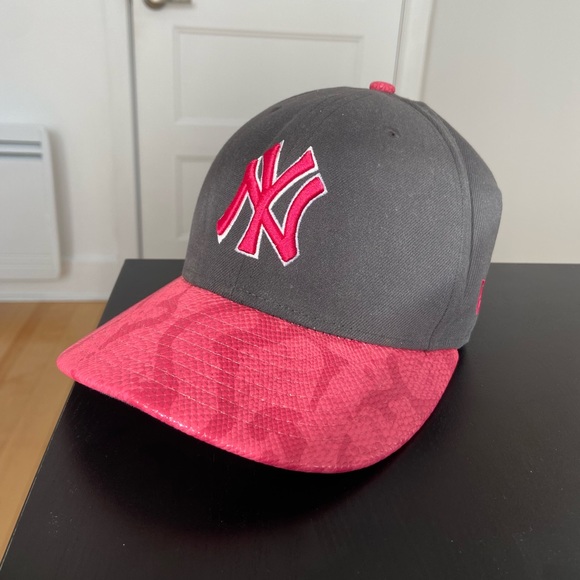 NY cap - Picture 1 of 3